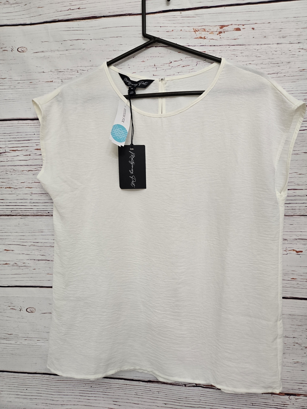 Montgomery Post Cheryl Airette White Blouse Size Medium NWT
